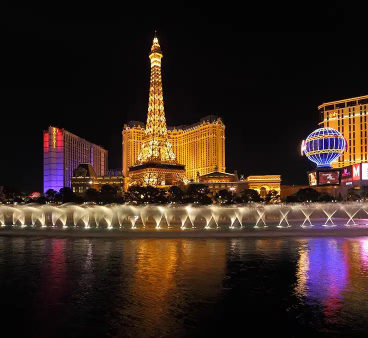 The night in Las Vegas. Dancing Fountains ITC LAS VEGAS